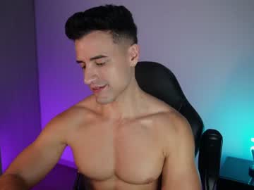 KROPS, live webcam girl, age 29, streaming now, muscle, bigcock