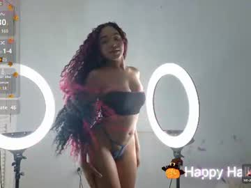 Cris 💜, live webcam girl, age 25, from CO, streaming now, ebony, latina