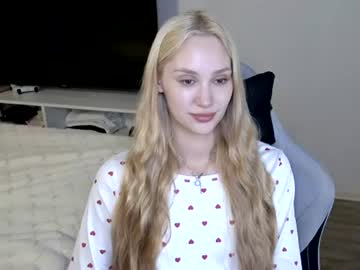 LaylaPretty001, live webcam girl, age 20, from UA, streaming now, cute, new