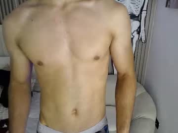 Liam, live webcam girl, age 18, from CO, streaming now, 18, muscle