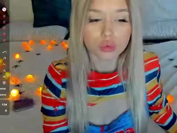 Lesya, live webcam girl, age 19, streaming now, new, 18