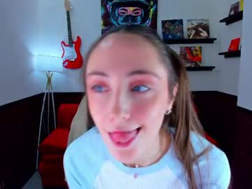 lexi_split, live webcam girl, age 22, streaming now, 18, flexible