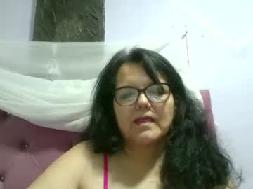 Lindssay, live webcam girl, age 50, from CO, streaming now, lovense