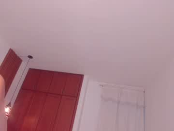 lia🤍, live webcam girl, age 18, from CO, streaming now, skinny, pantyhose