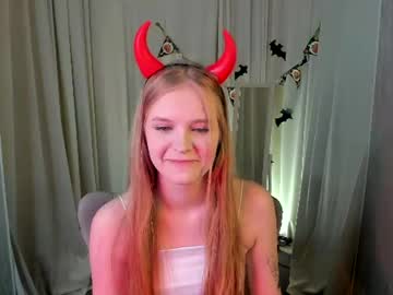 Erica, live webcam girl, streaming now, 19, shy