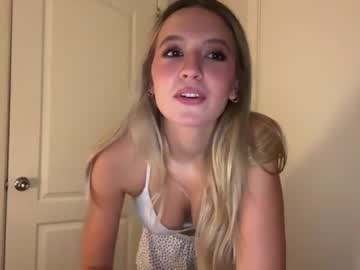 Lila <3, live webcam girl, age 18, from US, streaming now, 18, young