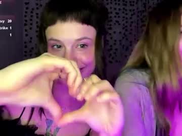Lili, live webcam girl, age 18, streaming now, squirt, anal