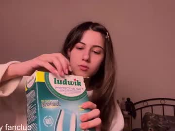 Emily, live webcam girl, age 18, streaming now, teen, 18
