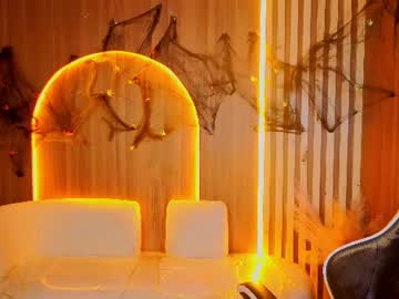 LISS, live webcam girl, age 24, from CO, streaming now, redhead, latina