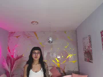 Paulette, live webcam girl, age 20, from CO, streaming now, bigass, tattoo