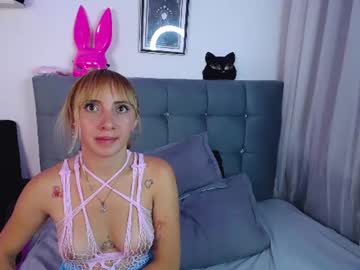 Sharick💘, live webcam girl, age 18, from CO, streaming now, 18, blonde