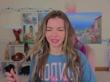 Luna Rishi, live webcam girl, age 28, from UA, streaming now, dance, twerk