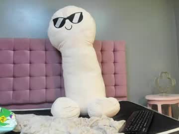 Lucy🔥, live webcam girl, age 34, from CO, streaming now, smalltits, feet