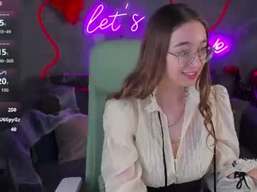 lucyy_green, live webcam girl, age 19, streaming now, shy, skinny