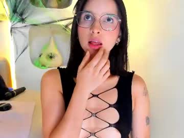 Luci 🌸, live webcam girl, age 21, from CO, streaming now, skinny, 18