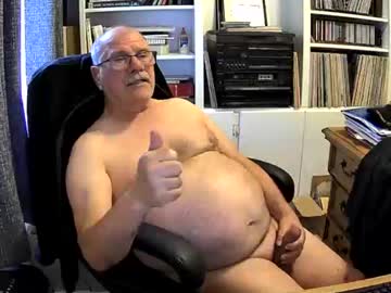 MackB1950, live webcam girl, age 75, from US, streaming now