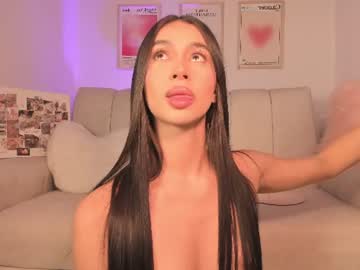 Maddy Bronw, live webcam girl, age 20, from CO, streaming now, brunette, 18
