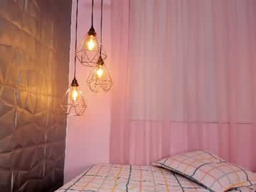 ISABELA, live webcam girl, age 19, from CO, streaming now, young, smalltits