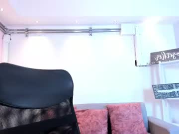 martina_mancinii, live webcam girl, from CO, streaming now, young, latina