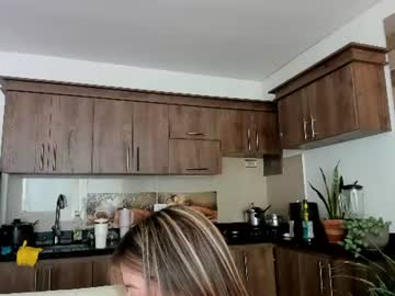Mariana, live webcam girl, from CO, streaming now, bigass, latina