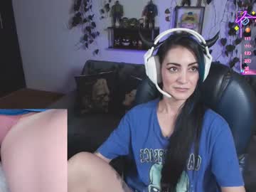 Nath, live webcam girl, from CO, streaming now, lovense, goth