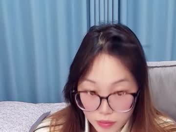 Mina, live webcam girl, age 20, from CN, streaming now