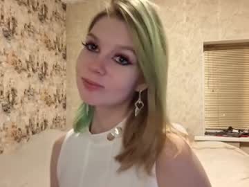 Mia, live webcam girl, age 18, streaming now, new, 18