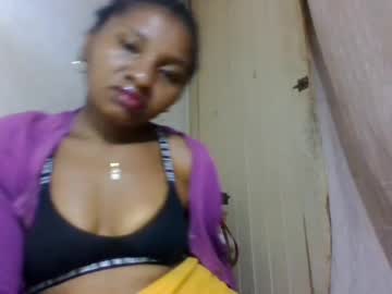 Merence, live webcam girl, age 27, from MG, streaming now, ebony, french
