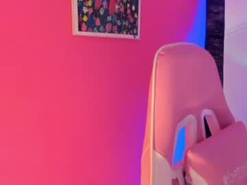 MIAAA, live webcam girl, age 23, from CO, streaming now, squirt, smalltits