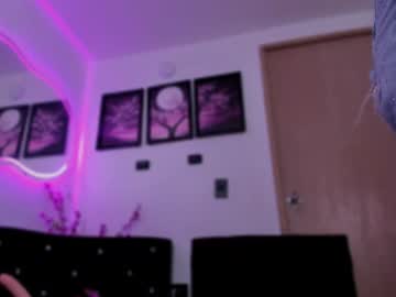 mia_squirt25, live webcam girl, age 25, from CO, streaming now, curvy, squirt