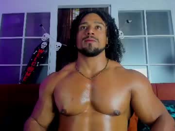 Mike Estevess 🔥, live webcam girl, age 30, streaming now, muscle, nipples