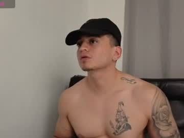 MIKKE, live webcam girl, age 21, from CO, streaming now, muscle, twink