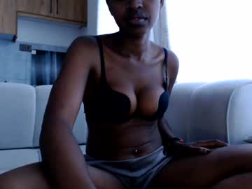 Milla, live webcam girl, age 25, from KE, streaming now, ebony, petite