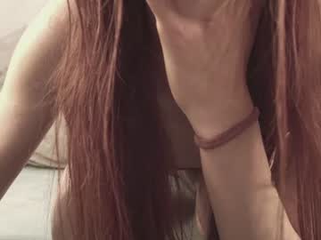 Vikki, live webcam girl, age 18, squirt, cum