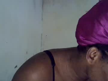 momsdoll, live webcam girl, from KE, streaming now