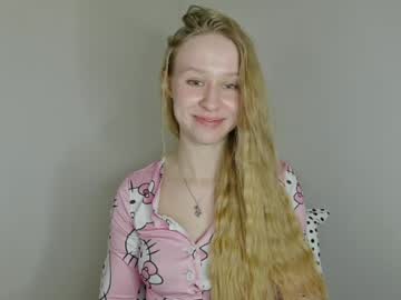 Mona, live webcam girl, age 26, from UA, streaming now
