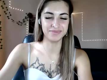 Rossy, live webcam girl, age 18, streaming now, feet, blonde