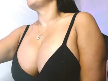yuli, live webcam girl, age 41, from VE, streaming now, mature, latina