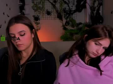 Naomi, live webcam girl, age 20, streaming now, brunette, 18