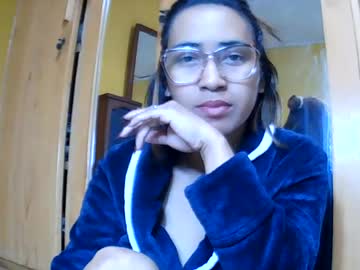 narindra884634, live webcam girl, from MG, streaming now