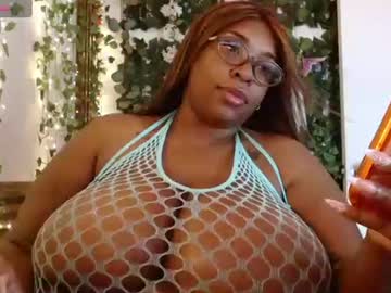 Naty, live webcam girl, age 31, from CO, streaming now, bigass, bigboobs