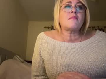 Nina, live webcam girl, age 47, from UA, streaming now, dirtytalk, milf