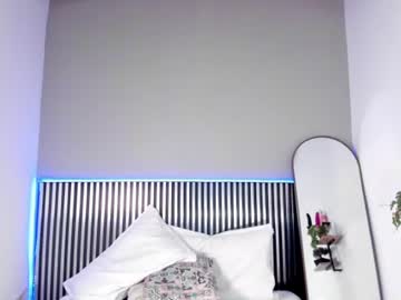 N i c o l e 🔥, live webcam girl, age 23, from CO, streaming now, latina, feet
