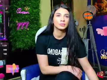 Nicolle, live webcam girl, age 28, from US, streaming now, new, brunette