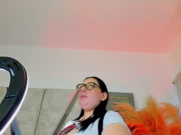 Anni, live webcam girl, age 27, from CO, streaming now, chubby, curvy