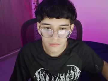 Noah, live webcam girl, age 22, from CO, streaming now, twink, cum