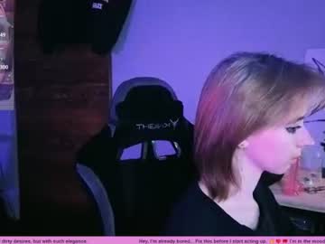 Nora_Failure, live webcam girl, age 20, streaming now, feet, smalltits