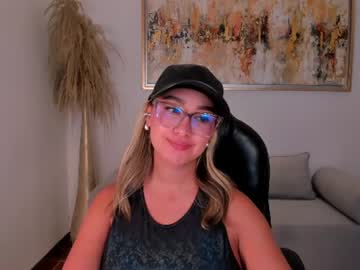 Nova Sinclair, live webcam girl, age 29, from CO, streaming now, latina, curvy