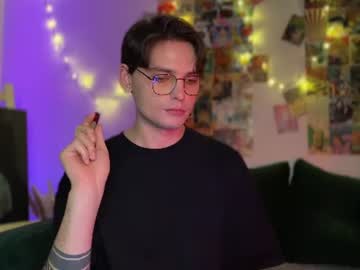 Oliver, live webcam girl, age 25, streaming now, gay, young