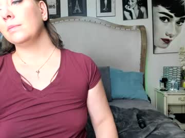 OnlyTasha, live webcam girl, age 37, from US, streaming now